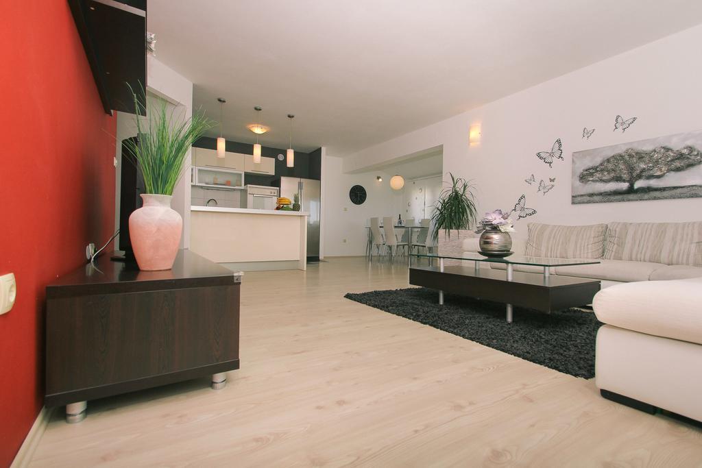 Apartment Lara Kastel Novi Exterior photo